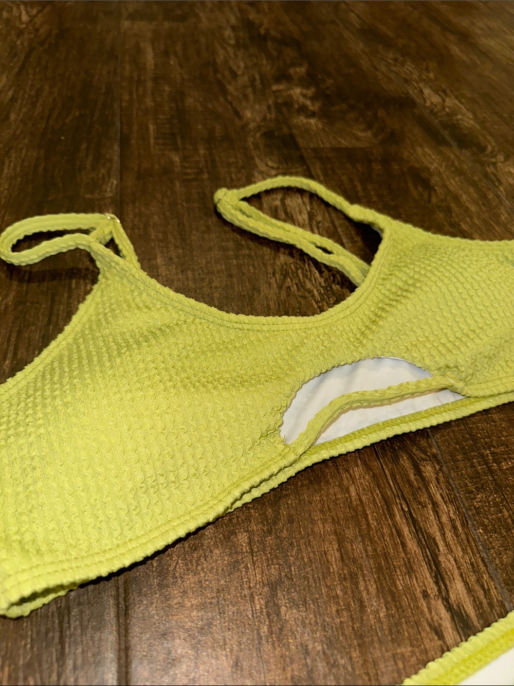 Women’s Lime Green Textured Two Piece Bikini Set Size Large - Picture 5 of 6